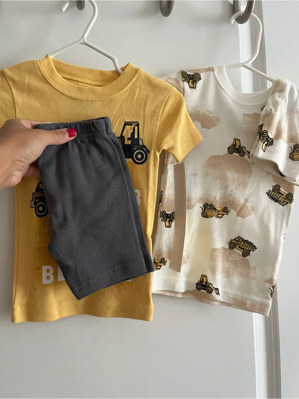 Carter’s Bedtime Tshirt shorts sets 12months